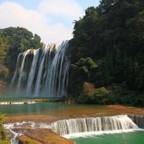 何为美？多彩贵州风——黄果树瀑布