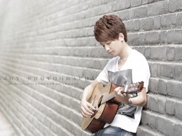 吉他也在这里（人像）