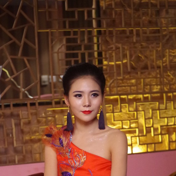 摄影主题酒吧人像练习