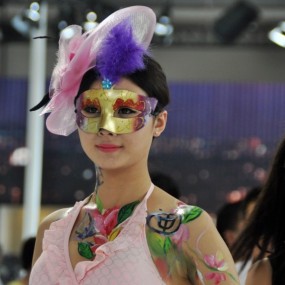 观国庆车展——欣赏到【人体彩绘】