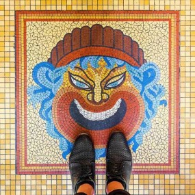 他踩遍巴黎的瓷砖 只为找出最美的艺术品