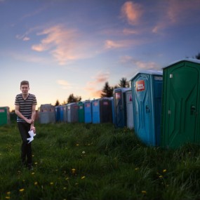 Austin Tott：用想象的翅膀飞向超现实的世界