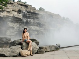 车展那些模特还真不如俺这小丫头呢！