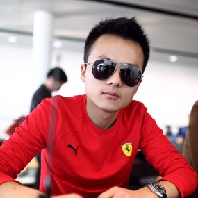 12月18日活动 帅哥美女吧台四连拍