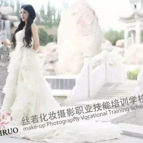 丝诺化妆学校模拟外拍实习活动