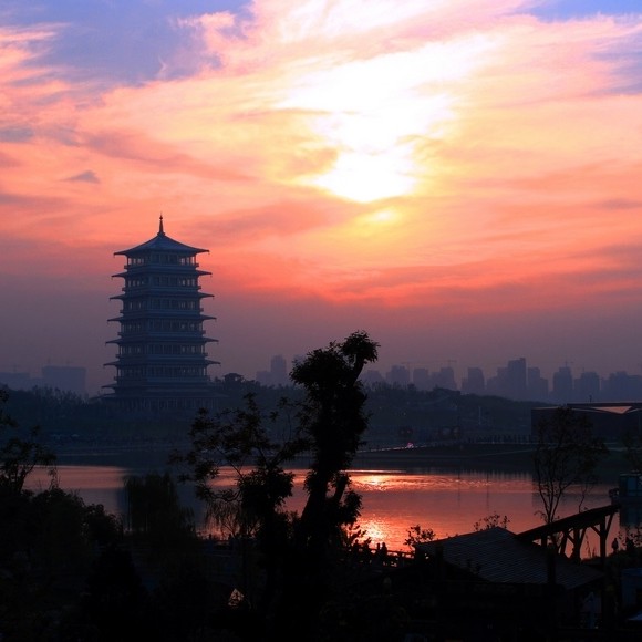 火云喷焰燃湖光【世园参赛作品】