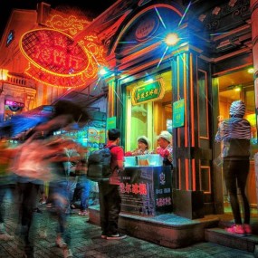 夜色下的中央大街