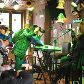 【12-25】酒吧的魅影 圣蛋活动作业！