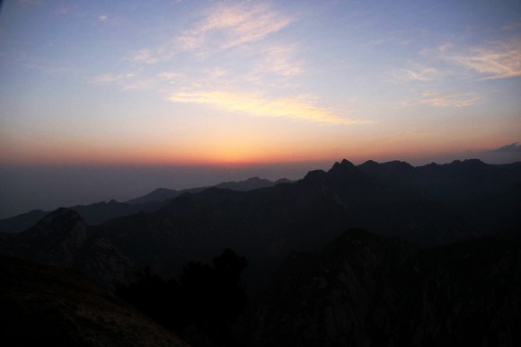 新人！国庆华山拍的日出，求指导！