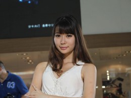 最新车展的靓妹