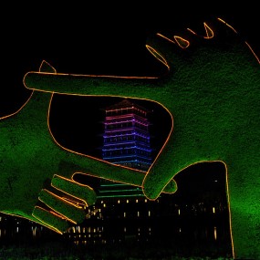 夜幕下的长安塔