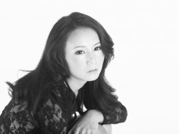 做为棚拍菜鸟，今天首次尝试了。。。。私房啊。。