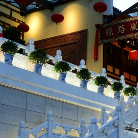 风情街夜拍风情妹