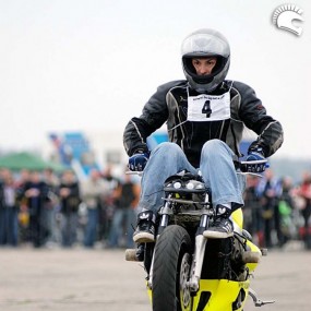 记录一次特技摩托车比赛