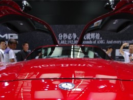 奔馳跑車（电影色调）