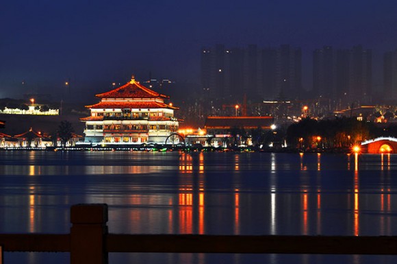 曲江池遗址公园望江楼