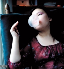 恍惚入神——Hellen Van Meene的少女肖像系列