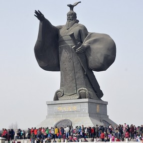 西安汉城湖首届文化庙会热闹非凡