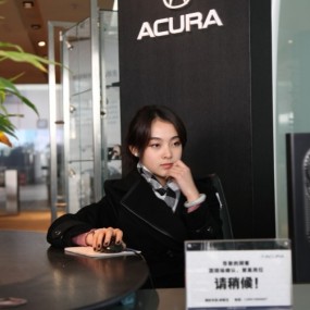 模特俱乐部的工作人员剪影