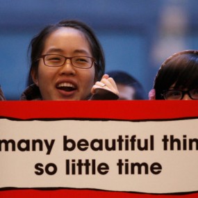 英国打折季：中国人疯抢LV壮观恐怖景象