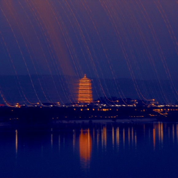 天上降下--长安塔