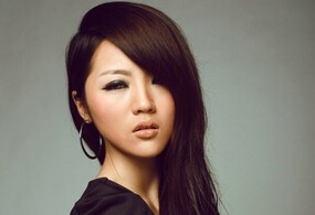 棚拍一组小西装长发美女