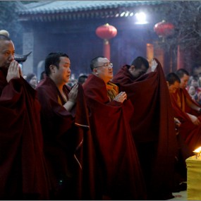 喇嘛们的念诵 祈福————