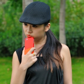 城运公园的黑衣丽人