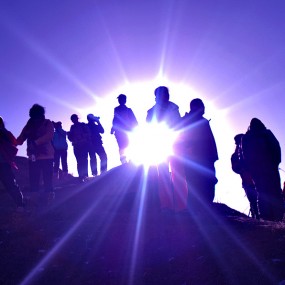 《荒山顶上的我们》