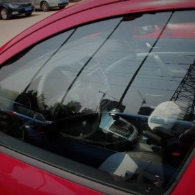 旋风红色的斯柯达明锐VRS