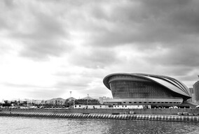 星海湾的黑白景色