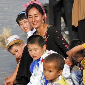 割礼--洗礼，哈萨克族一家子