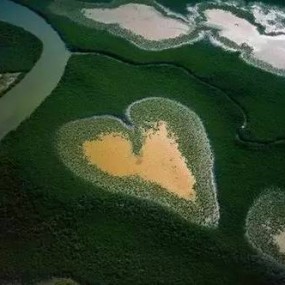 最适合情侣的：还是心形湖。有点小资本的情侣们，可以留恋喔。