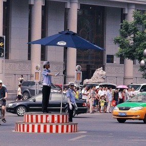 在烈日下绽放——西安警花