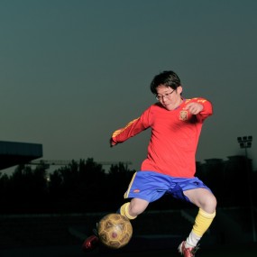 一帮爱着足球的人们