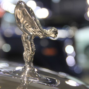 我是纯粹看车的。PS.小弟第一次发帖，各位大佬轻拍