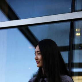 咖啡屋内休闲人