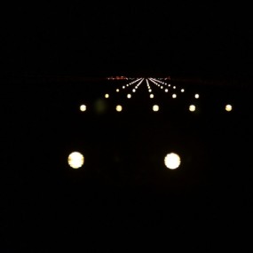 指引飞机前行的眼睛—导航引进灯