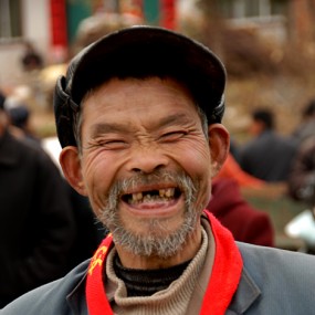 抓拍纯朴的笑脸