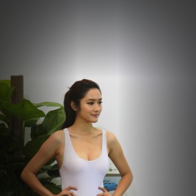 端午车展之大奶妹