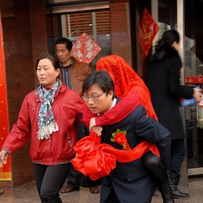 八抬大轿接新娘