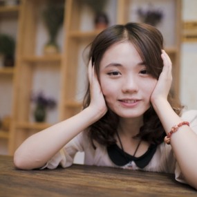 咖啡厅的悠闲午后