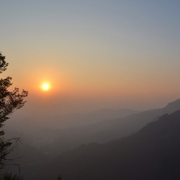 太行山上的郭亮村——日出