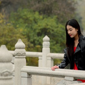 雾霾下的兴庆宫美模