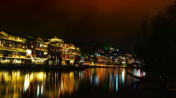 凤凰古城之沱江夜景