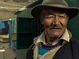 中国的尼泊尔还是尼泊尔的藏族？