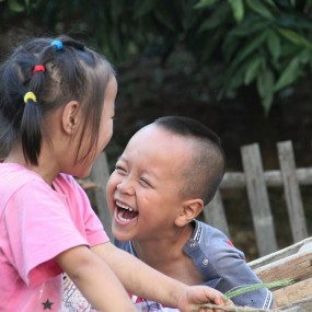 快乐的山里娃娃