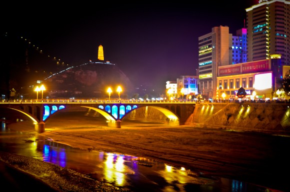 《延安随拍》宝塔山夜景