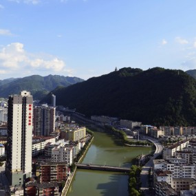 航拍作品《写满诗意的美丽镇巴》（高清视频）【镇巴光影传媒  出品】