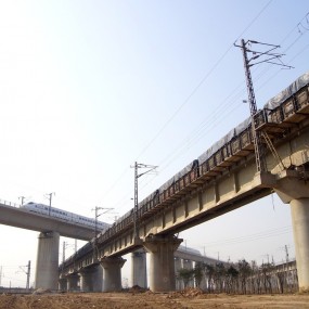 穿越城市的铁路